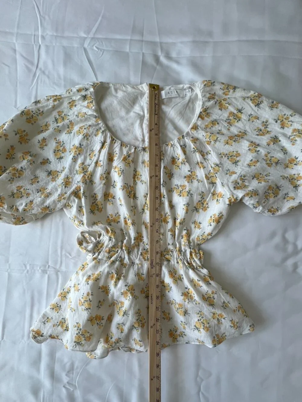 100% Cotton ASTR The Label Vendetti Floral Top Sz Large Cutout Back Puff Sleeves